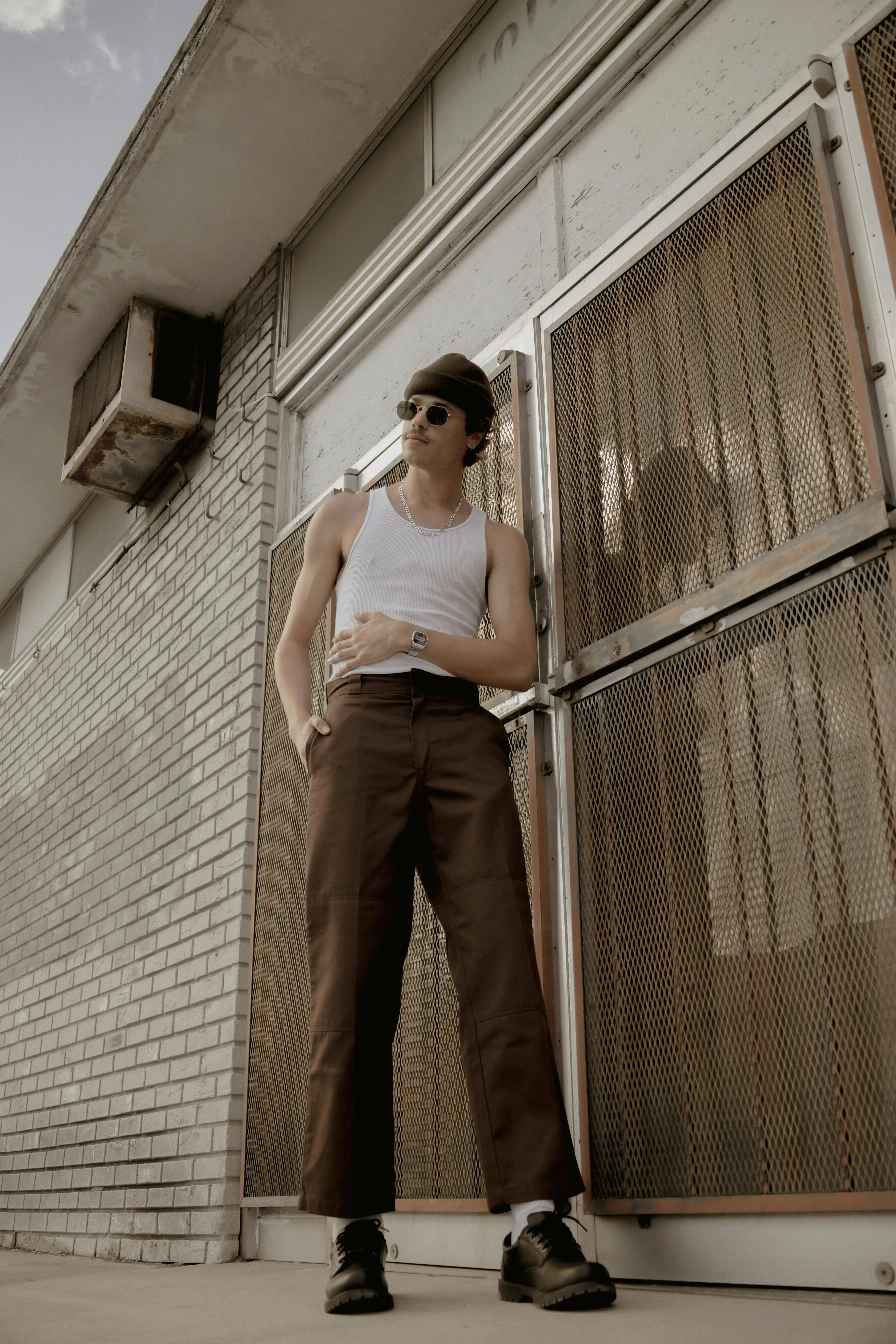 foto-de-modelo-masculino-posando-prenda