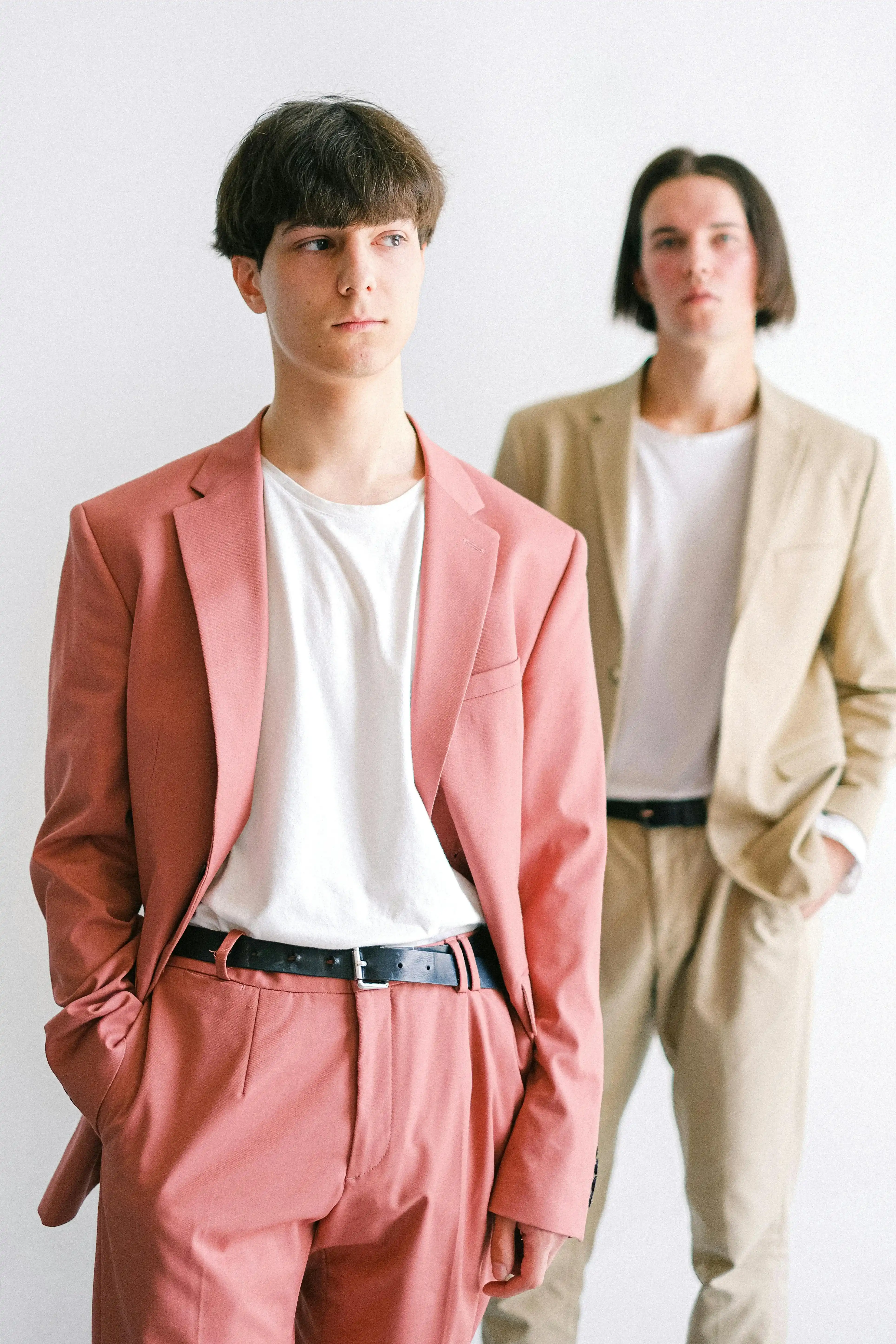 foto-de-modelo-masculino-posando-prenda